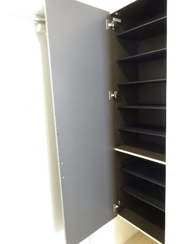 ユニヴァリィ　ルークス 下駄箱