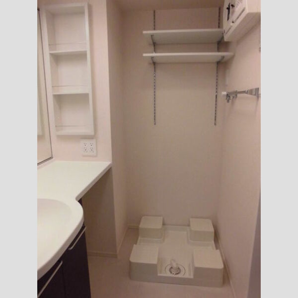 ロハス末広204号室 洗面所