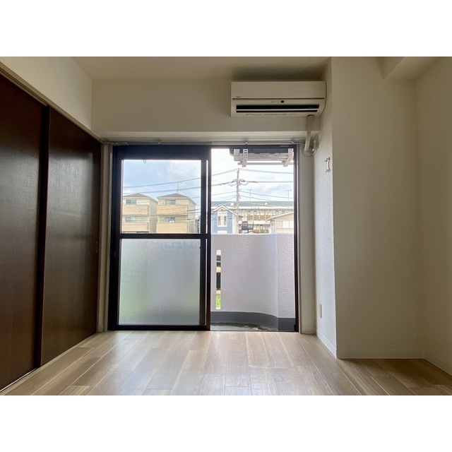 ＵＮＯ　ＰＡＬＡＣＥ105号室 洋室　奥側