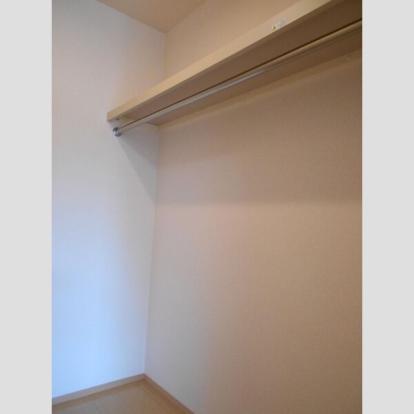 ヴィルクレール　Ⅱ202号室 ウォークインクローゼット