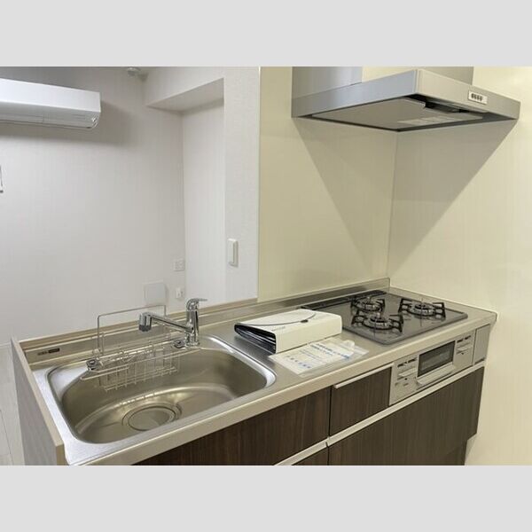 グランシャリオD キッチン　3口コンロ