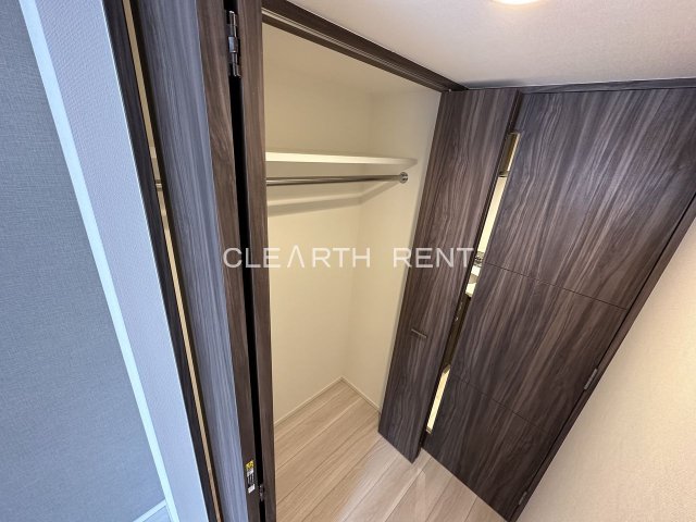 コンシェリア池上 ＴＨＥ ＲＥＳＩＤＥＮＣＥ3階 ハンガーパイプ付きの大容量クローゼット