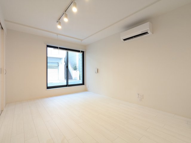 ソラシアレジデンス早稲田0302号室 リビング