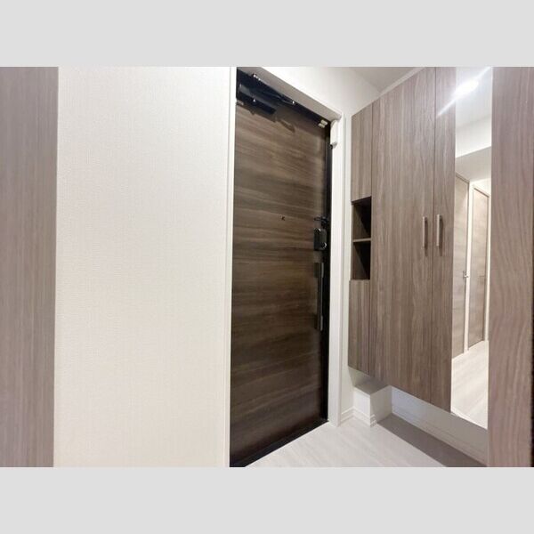 グラナーデ東日暮里 玄関