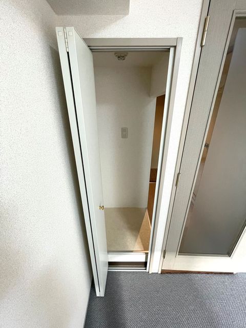 レクセル新子安4階 収納