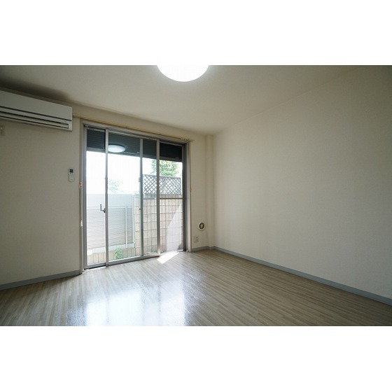 Ｙ’Ｓ　ＨＯＵＳＥ0101号室 居室