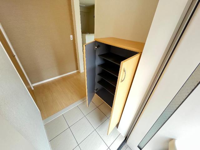 ユニヴァリィ　コンフォート00102号室 玄関