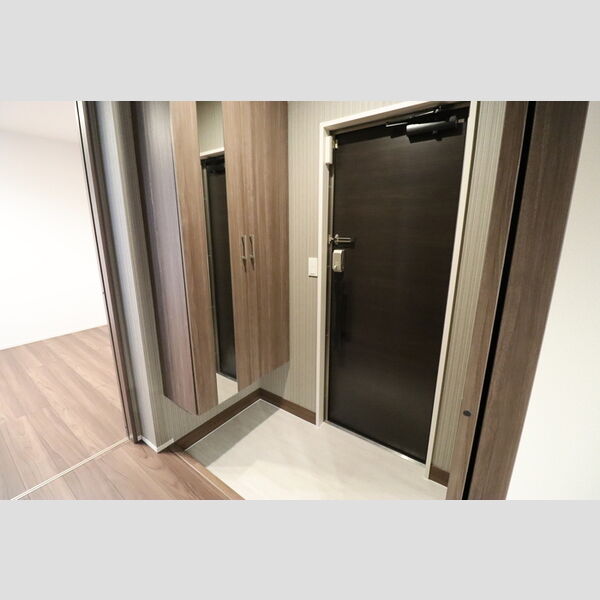 D-ROOM弁天Ⅳ102号室 玄関