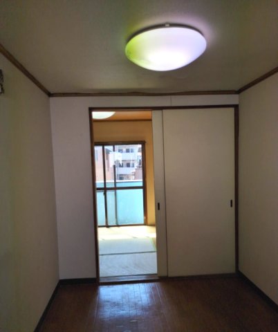 領家レジデンス302号室 クリーニング前の写真です