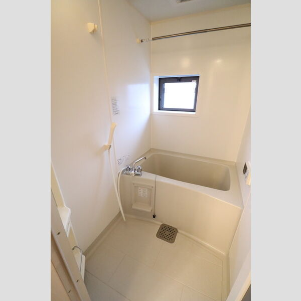 第2サニーサイト202号室 バス