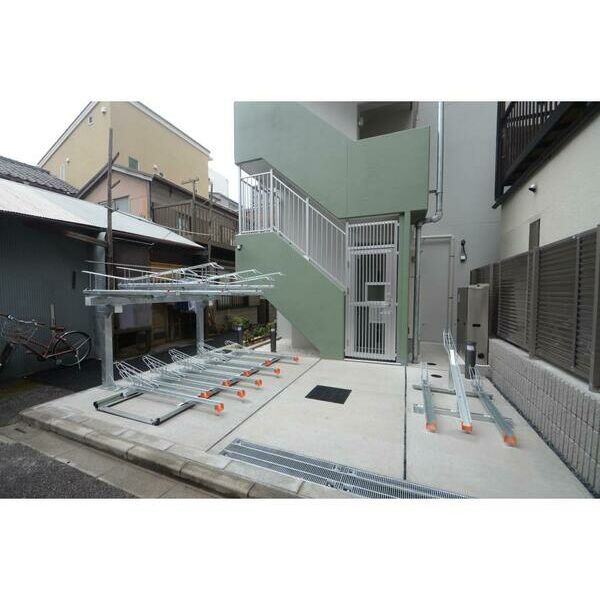 ルーセントK台東202号室 駐車場