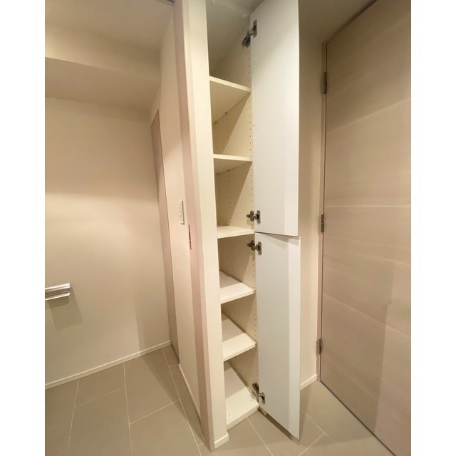 ザ・パークハビオ横浜山手301号室 同建物別部屋の参考画像