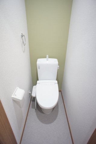 カーサルミエール 落ち着いた色調のトイレです