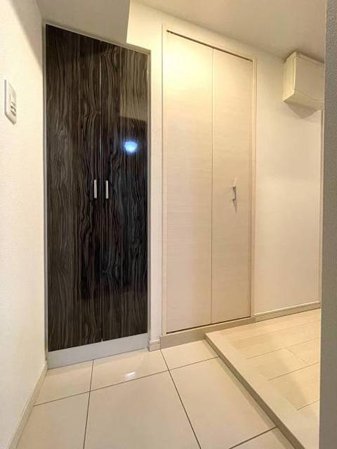 ガーラ・グランディ横濱桜木町 人感センサー付き玄関照明