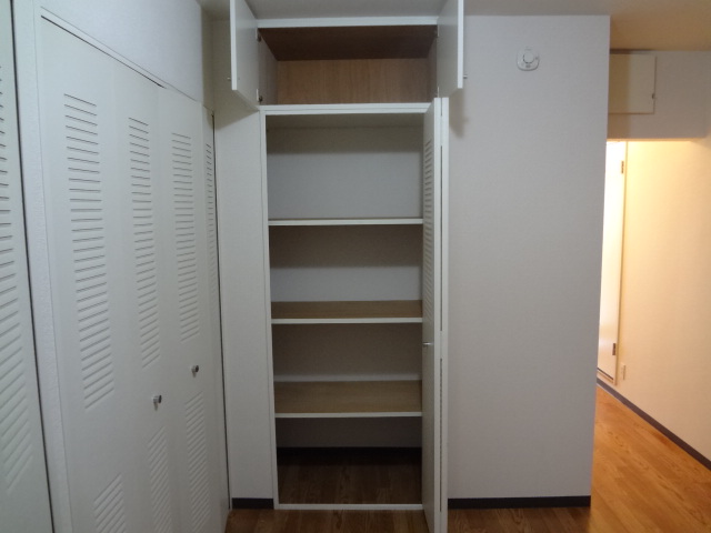 サンモールパレスＢ棟0106号室 収納