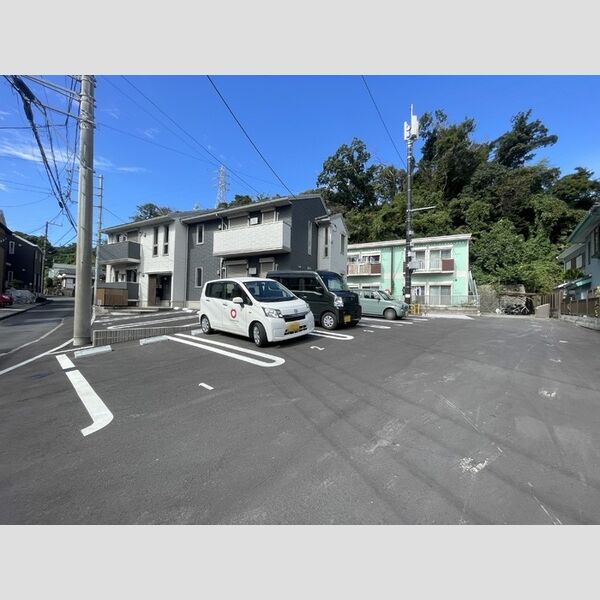 サージュ 駐車場