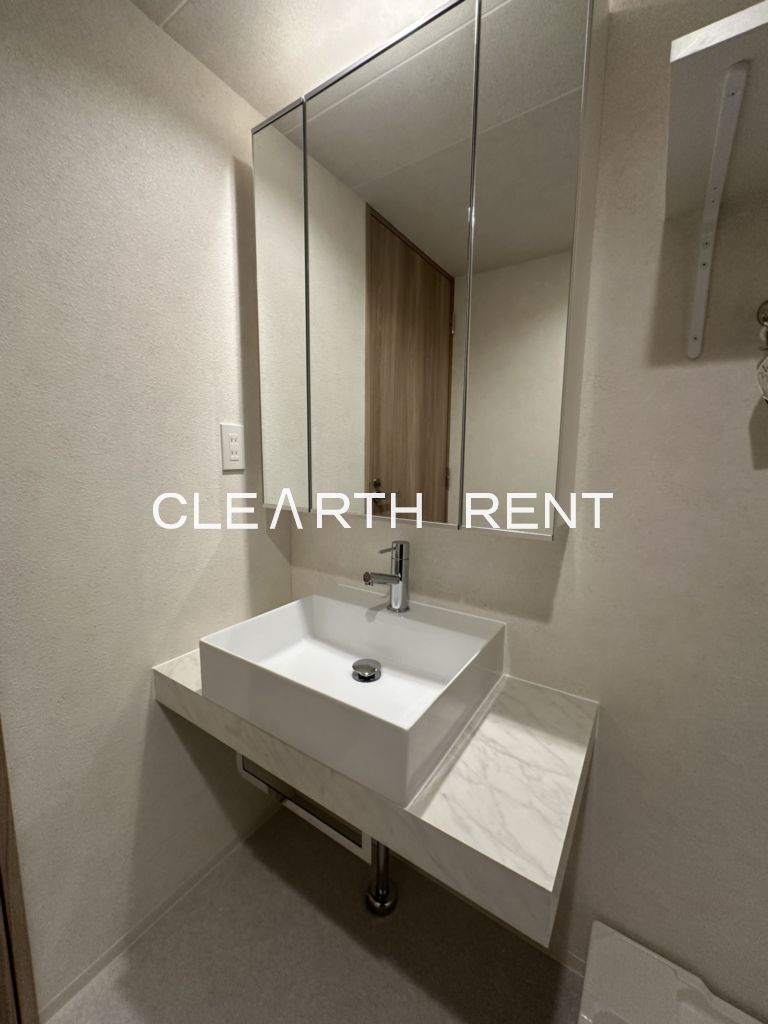 ＧＲＡＮ ＰＡＳＥＯ大井町4階 鏡裏収納もある独立洗面化粧台