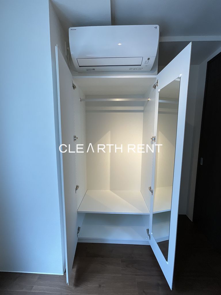 ＧＲＡＮ ＰＡＳＥＯ芝公園1階 姿見ミラー付き収納クローゼット