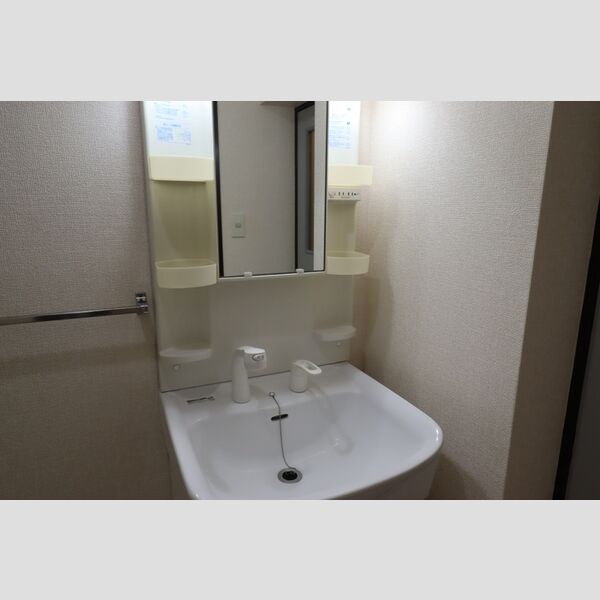 メゾンドゥ・ボヌール101号室 洗髪洗面化粧台