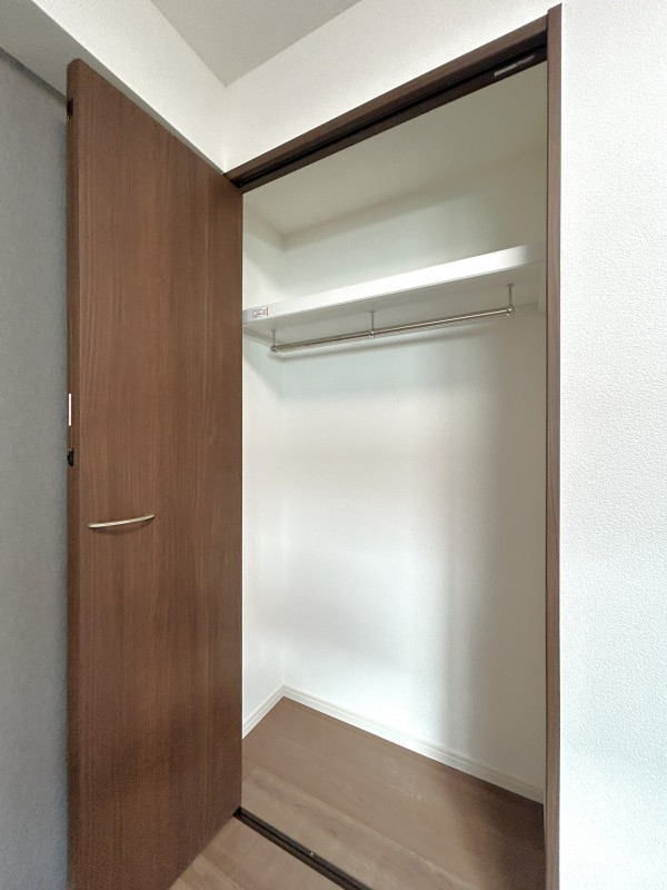 THE PALMS三鷹Ⅱ2階 収納