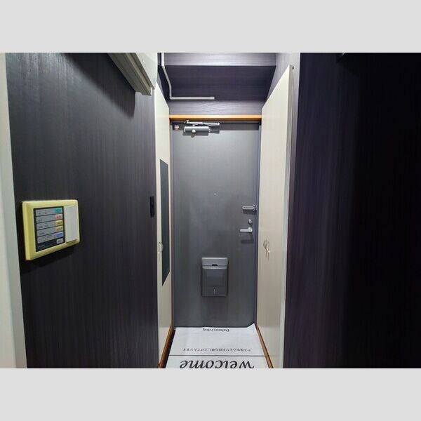 ソレーユ203号室 玄関