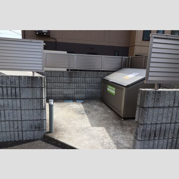 ハピネス　B 入居者様専用ゴミストッカー