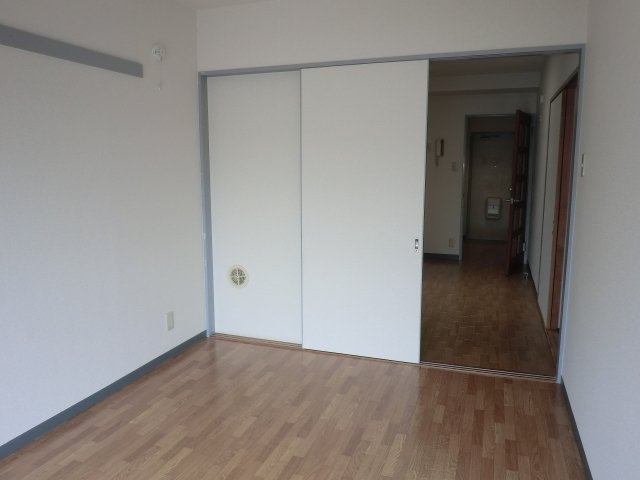 ルミエール妙蓮寺 302号室の写真です