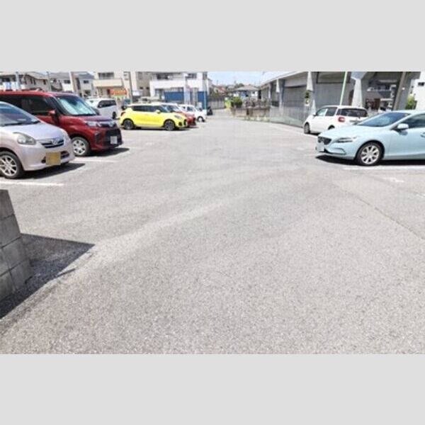 サンルミエール　C 駐車場