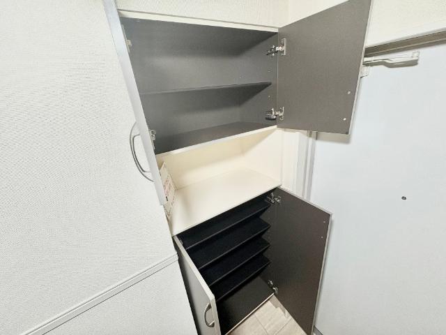 ビオラ・宮町 下駄箱