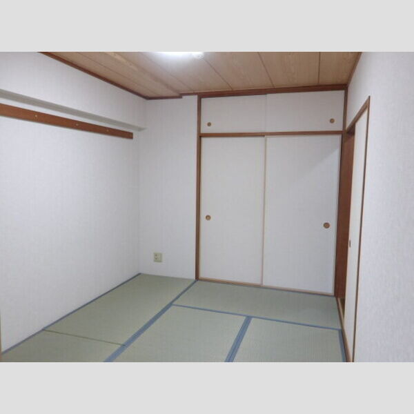 ルーチェ緑が丘A203号室 和室