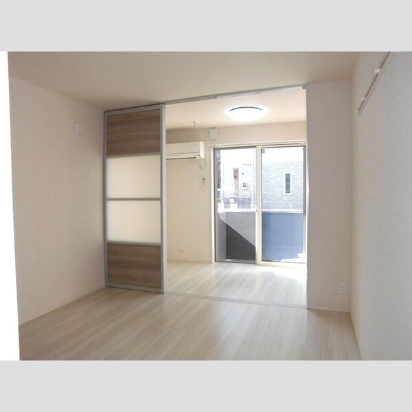 LIBERA SACRALE 洋室