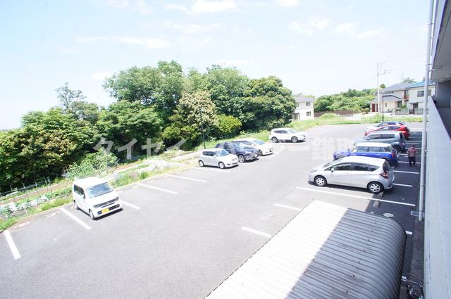 グリーンハイツＭ 駐車場