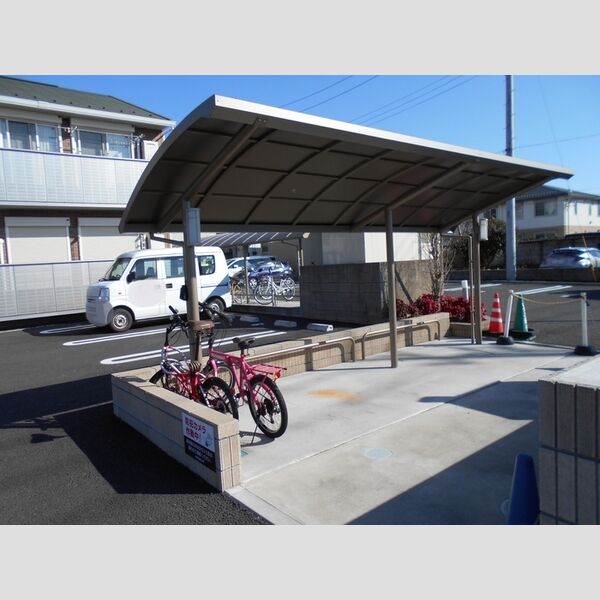 ルヴォワール 駐輪場