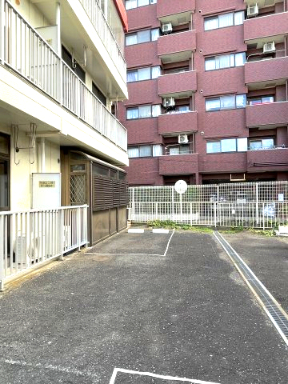 マンション三鈴202号室 駐車場