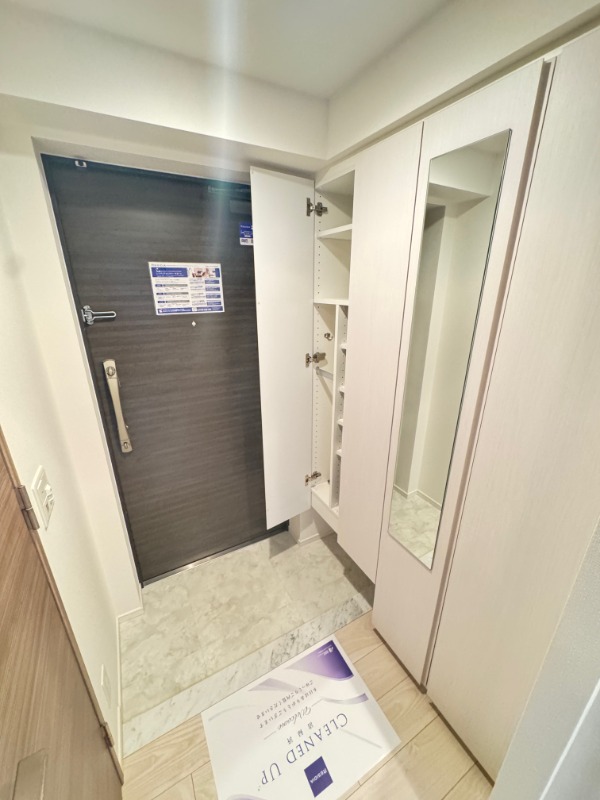 レジディア西小山 玄関