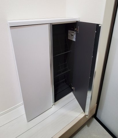 アーヴェル元住吉Ⅱ103号室 玄関にはシューズボックスも完備です。