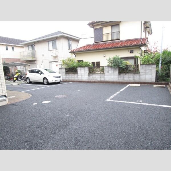 グラシューズ市川 駐車場(要空き確認)