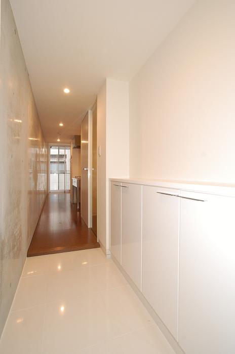 グランドコンシェルジュ都立大学2階 玄関