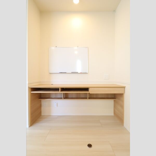 アムール102号室 ワークスペース