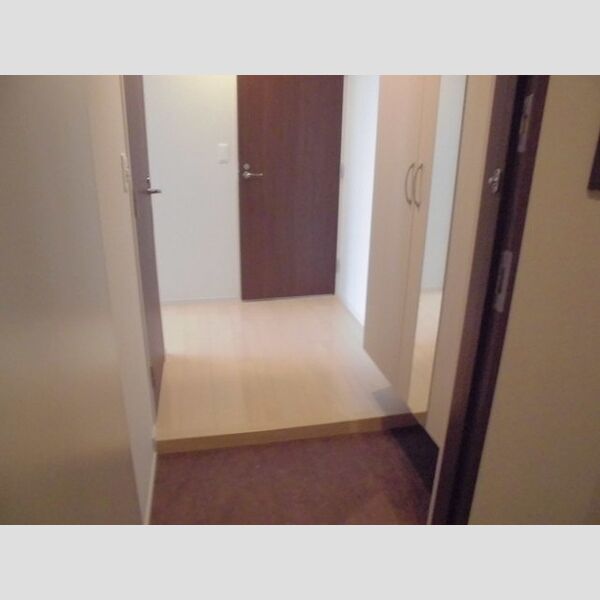 ブリスキューブ703号室 玄関