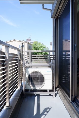 シャルパンティエ バルコニー