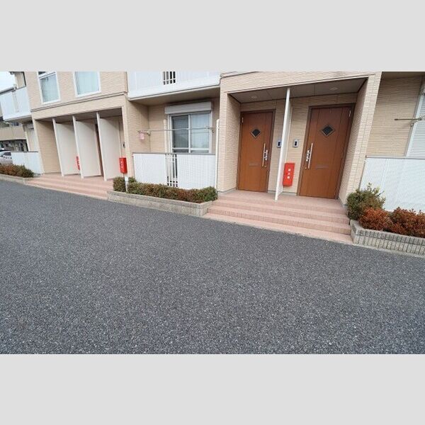 リヴァージュ　弐番館 エントランス