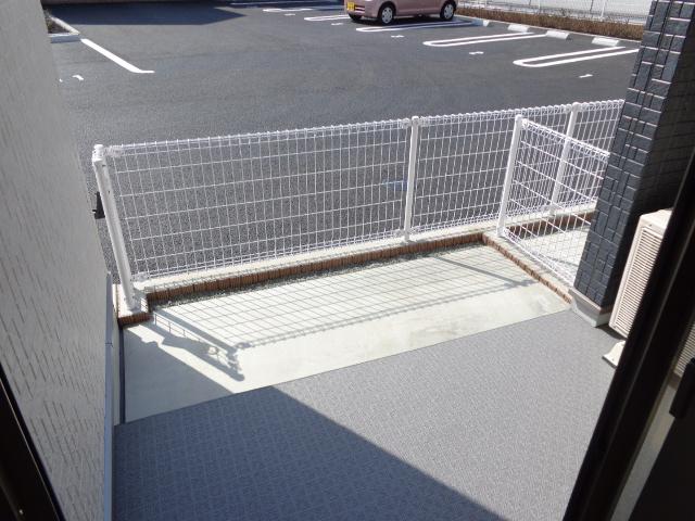 メゾン　ラ　ティーダ（maison la teada）00103号室 専用庭