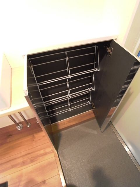 フルーレ早稲田鶴巻町 玄関