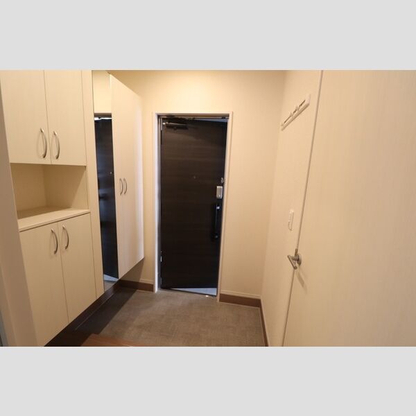 グランテージ海神B101号室 玄関