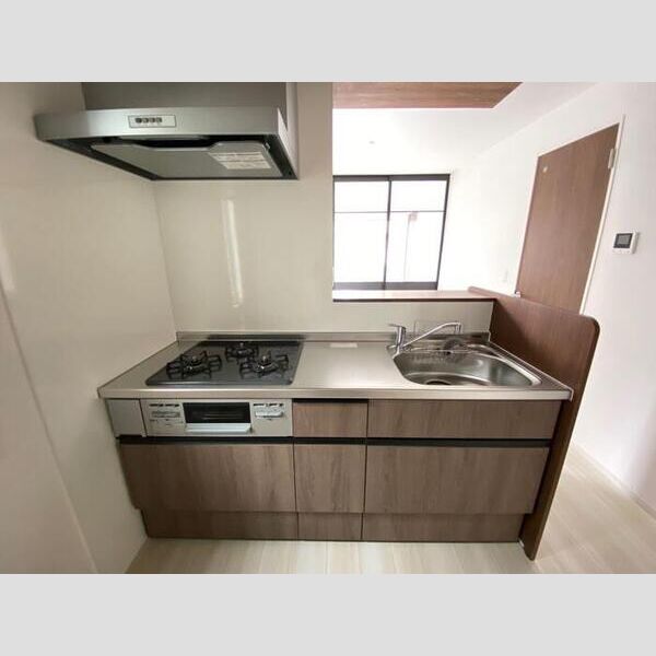 セレスティア中央 101号室　システムキッチン　ガス3口