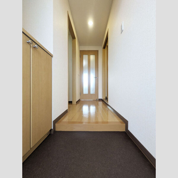 サンライトヒルズ 玄関