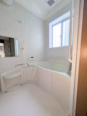 船橋市芝山戸建 追い焚き式のお風呂で疲れも取れます