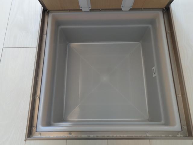 フェリシア106号室 床下収納