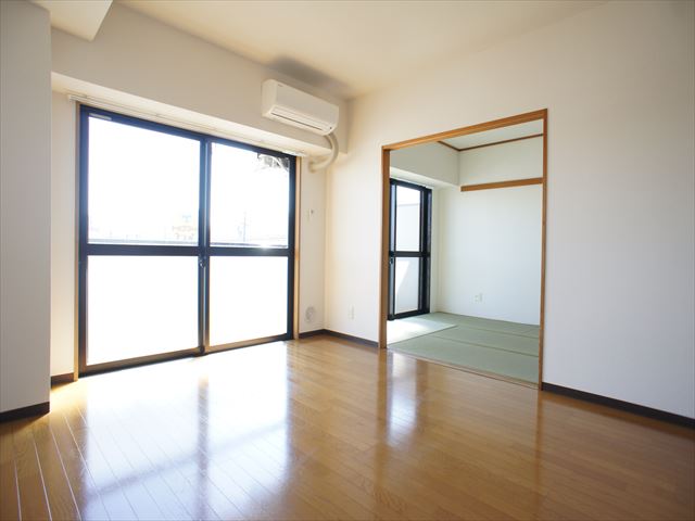 椎の実ハイツ0506号室 リビング